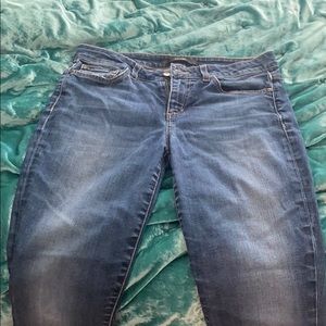 Size 29 Joe’s Jeans “the skinny” mid-rise